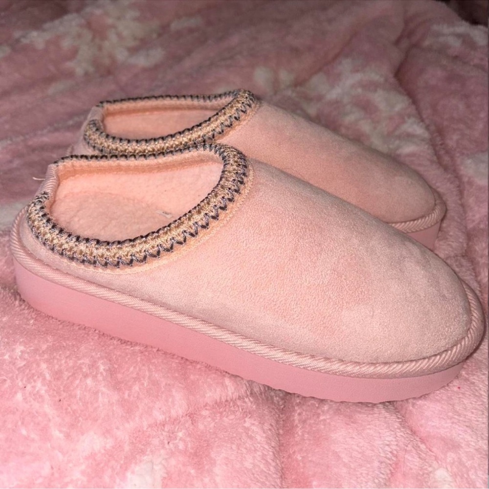 Cozy Pink Women's Slippers